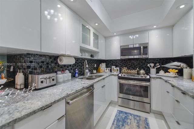 1980 S Ocean Drive 11M, Hallandale Beach, FL 33009