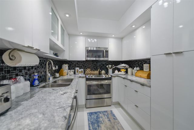 1980 S Ocean Drive 11M, Hallandale Beach, FL 33009