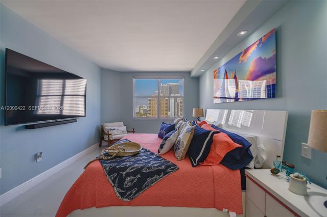 1980 S Ocean Drive 11M, Hallandale Beach, FL 33009