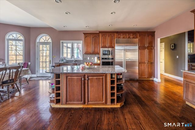 8 Nod Hill Road, Oxford, CT 06478