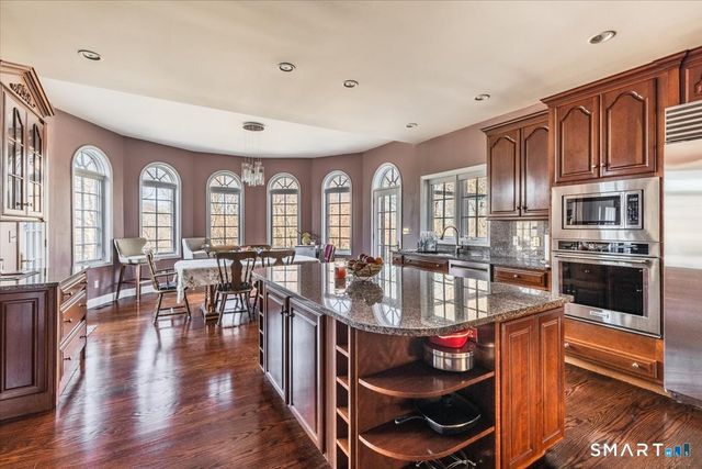 8 Nod Hill Road, Oxford, CT 06478
