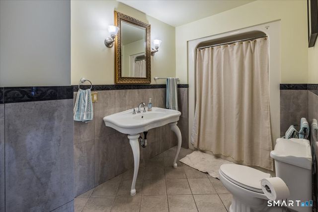 8 Nod Hill Road, Oxford, CT 06478