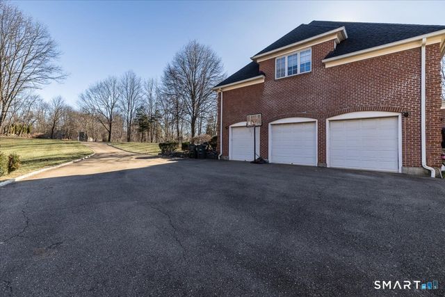 8 Nod Hill Road, Oxford, CT 06478