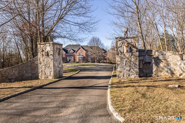 8 Nod Hill Road, Oxford, CT 06478