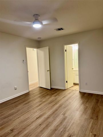 8112 Willet TRL A, Austin, TX 78745