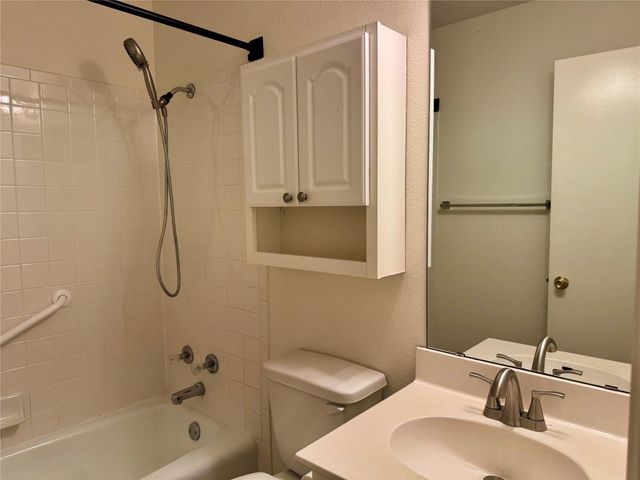 8112 Willet TRL A, Austin, TX 78745