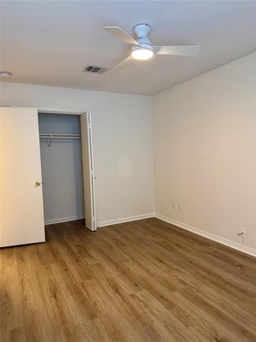 8112 Willet TRL A, Austin, TX 78745