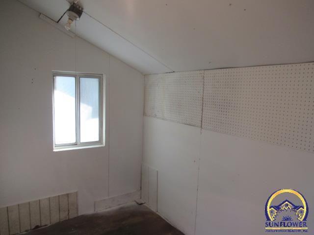 2215 SW 8th Ave, Topeka, KS 66605