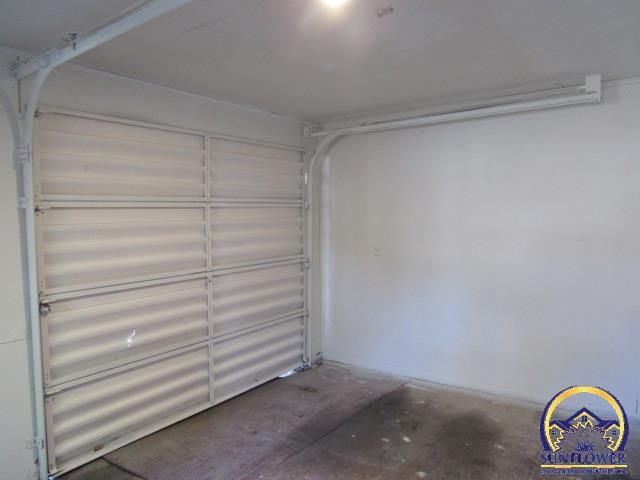 2215 SW 8th Ave, Topeka, KS 66605