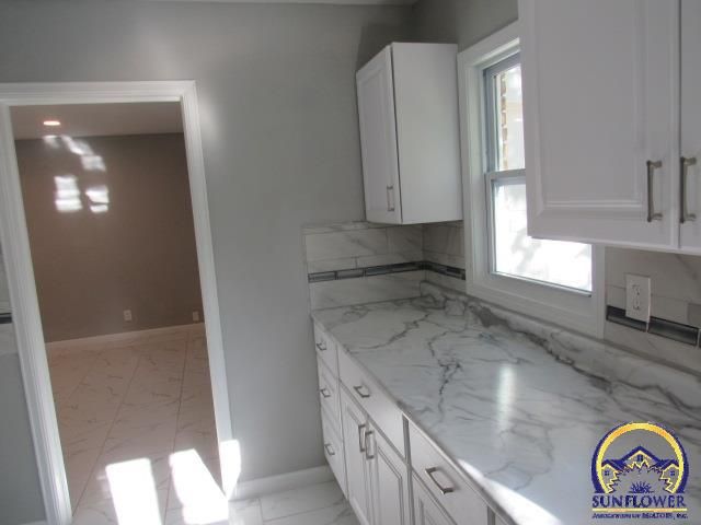 2215 SW 8th Ave, Topeka, KS 66605