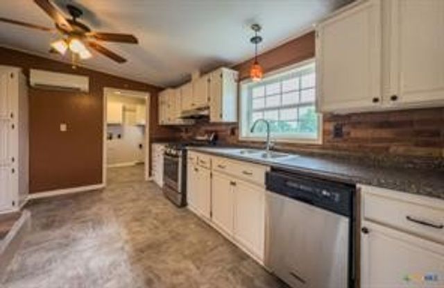 3627 N Katy Road, Ross, TX 76640