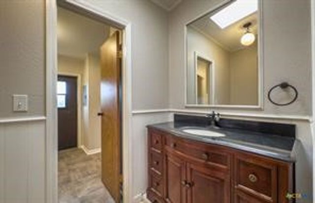 3627 N Katy Road, Ross, TX 76640