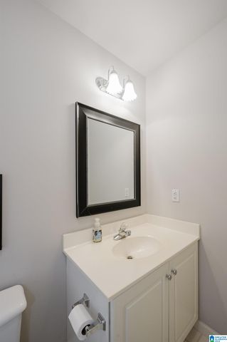 2270 ASCOT LANE, Birmingham, AL 35216