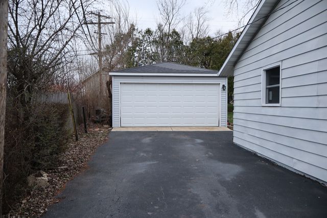 202 E STREAMWOOD Boulevard, Streamwood, IL 60107