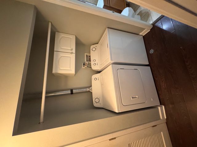 202 E STREAMWOOD Boulevard, Streamwood, IL 60107