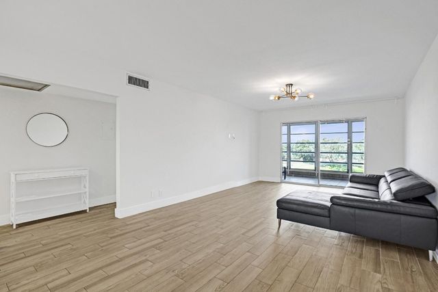 4301 Martinique Circle E4, Coconut Creek, FL 33066