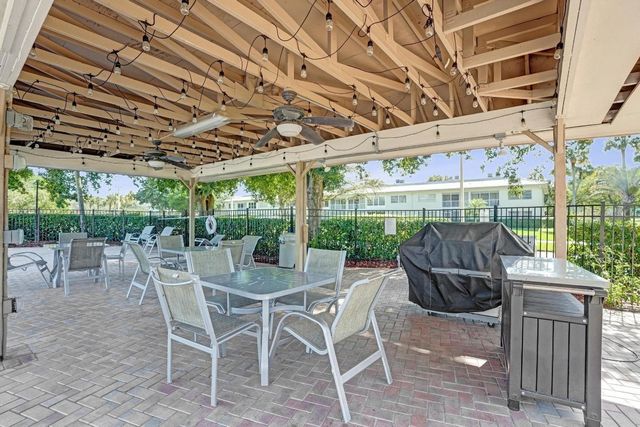 4301 Martinique Circle E4, Coconut Creek, FL 33066