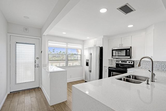 4301 Martinique Circle E4, Coconut Creek, FL 33066