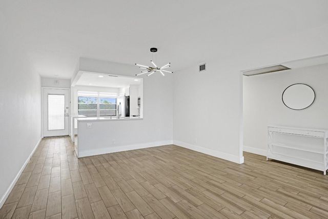 4301 Martinique Circle E4, Coconut Creek, FL 33066