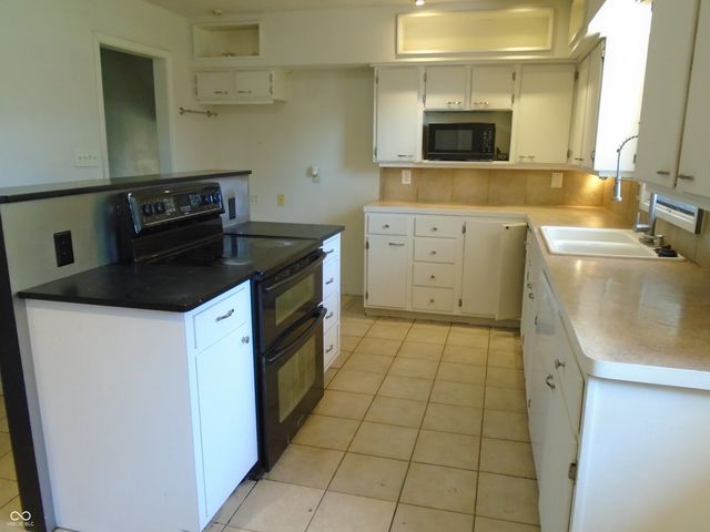 7745 Landau Lane, Indianapolis, IN 46227