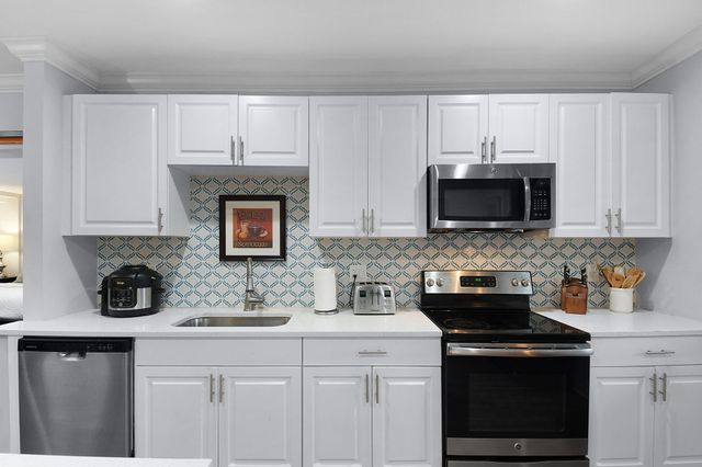 525 Evergreen Drive, Lake Park, FL 33403