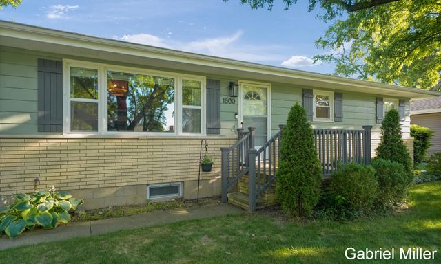 1600 Barbara Ann Drive, Stevensville, MI 49127