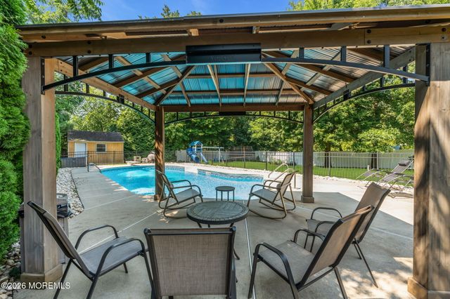 3 Kevin Court, Jackson, NJ 08527
