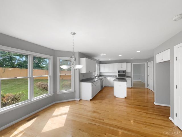 6 Clarke Court, Glendale, OH 45246