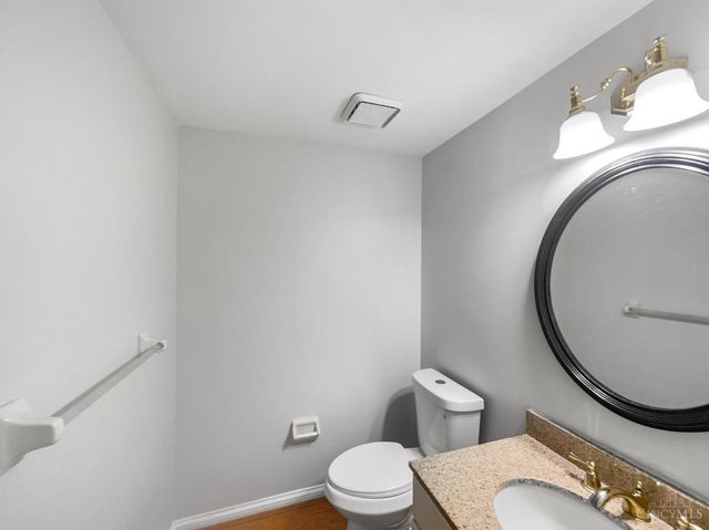 6 Clarke Court, Glendale, OH 45246