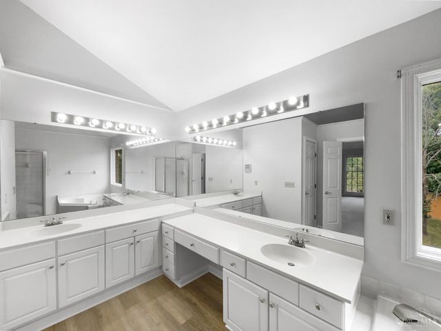 6 Clarke Court, Glendale, OH 45246