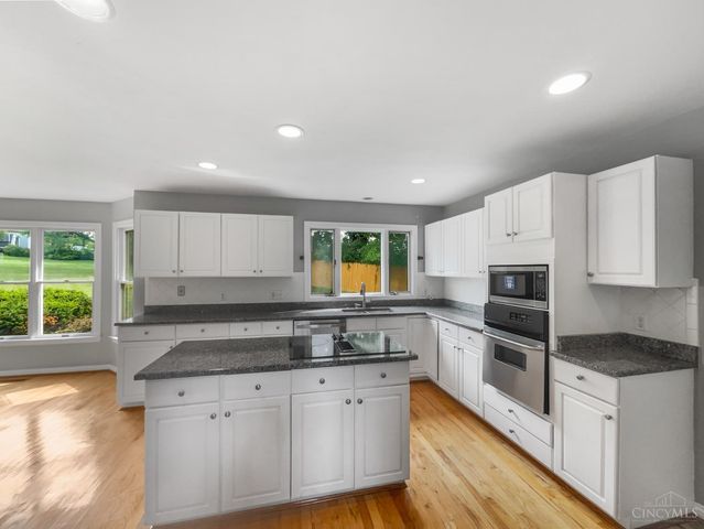 6 Clarke Court, Glendale, OH 45246