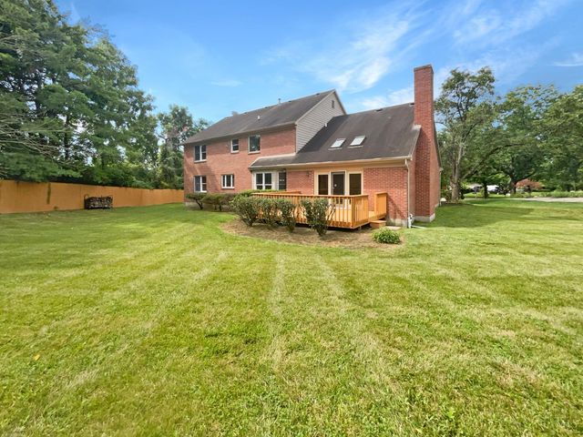 6 Clarke Court, Glendale, OH 45246