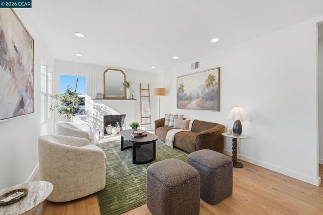 1328 Mesa St, Concord, CA 94518