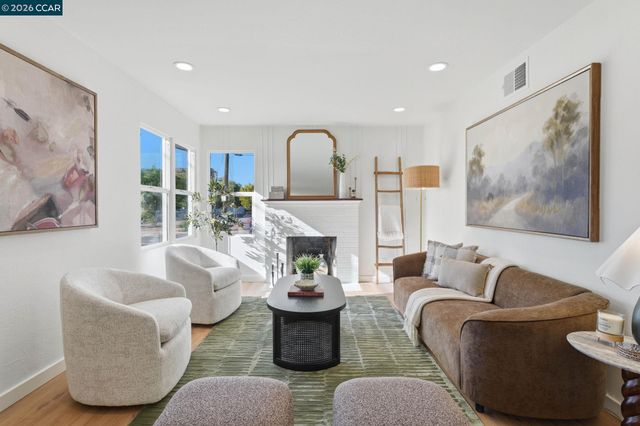1328 Mesa St, Concord, CA 94518