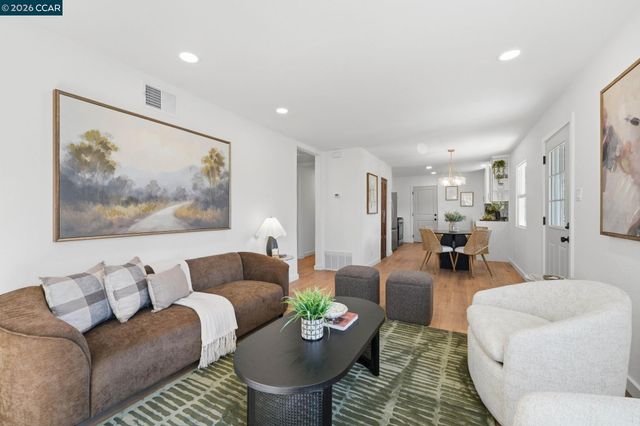 1328 Mesa St, Concord, CA 94518