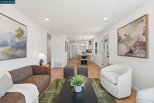 1328 Mesa St, Concord, CA 94518