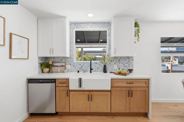 1328 Mesa St, Concord, CA 94518