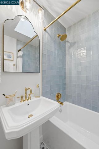 1328 Mesa St, Concord, CA 94518