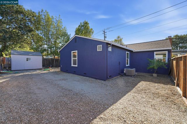1328 Mesa St, Concord, CA 94518