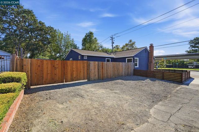 1328 Mesa St, Concord, CA 94518