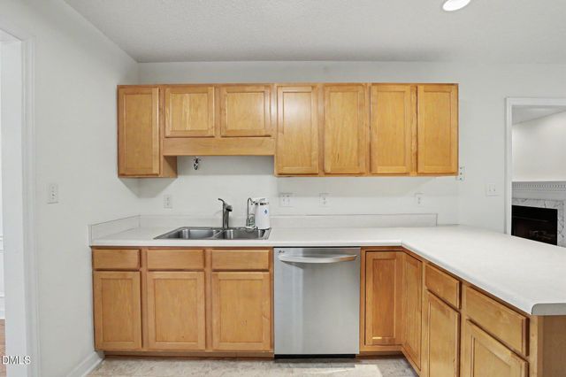 8516 Plimoth Hill Drive, Wake Forest, NC 27587