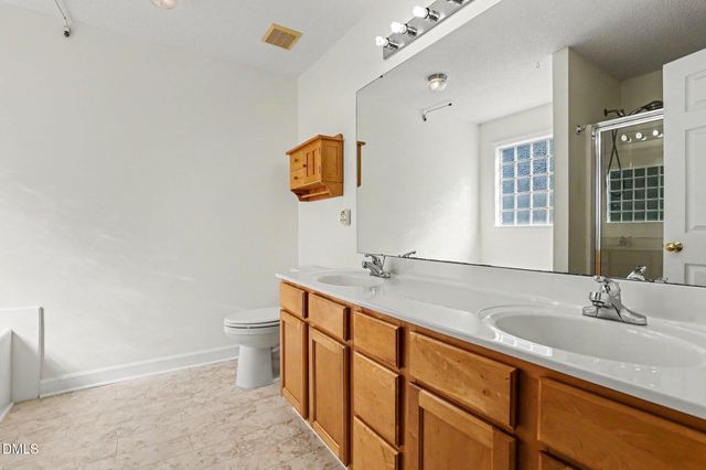 8516 Plimoth Hill Drive, Wake Forest, NC 27587