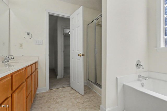 8516 Plimoth Hill Drive, Wake Forest, NC 27587