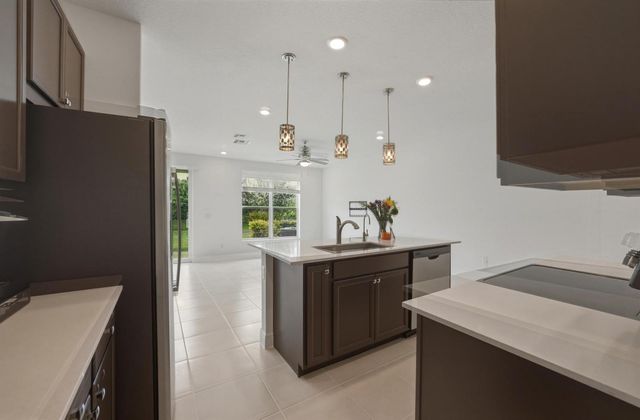 4364 Veleiros Avenue, Deerfield Beach, FL 33064
