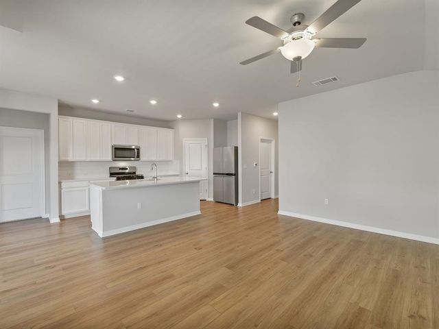 6405 Rounded Pebble LN, Buda, TX 78610