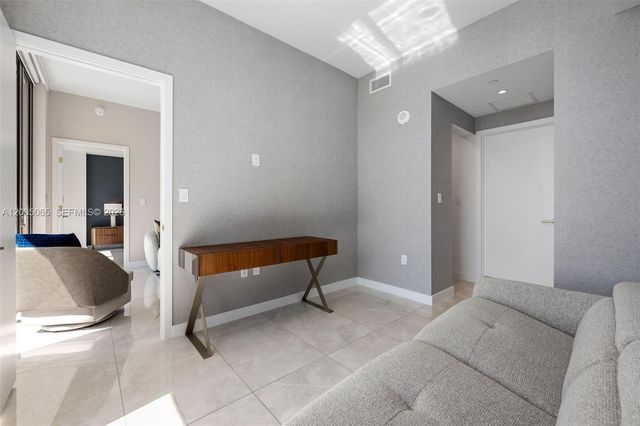 2678 Tigertail Avenue 1705, Miami, FL 33133