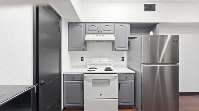 1700 Amelia Court 126, Plano, TX 75075