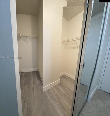 919 Hillcrest Dr 201 201, Hollywood, FL 33021