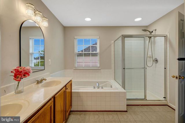 11924 RAYBORN CREEK DR, Manassas, VA 20109