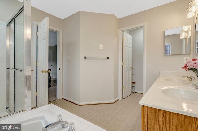 11924 RAYBORN CREEK DR, Manassas, VA 20109